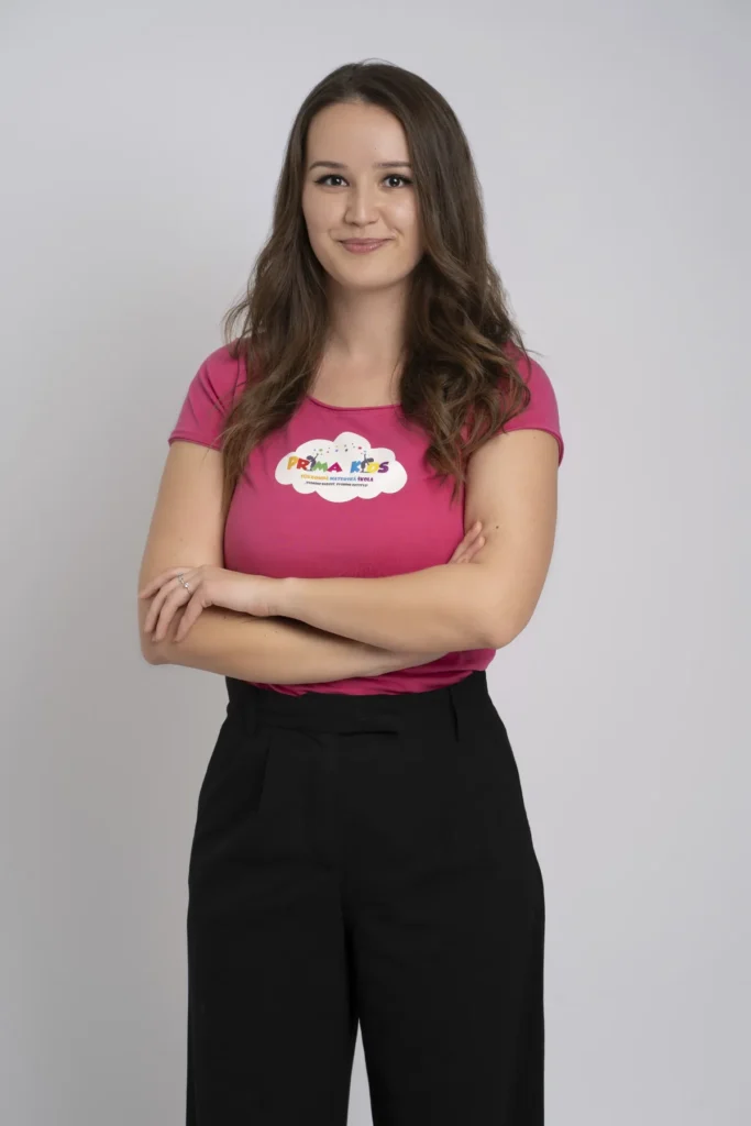 Zuzana Liščinská a som PrimaKids pani učiteľka.